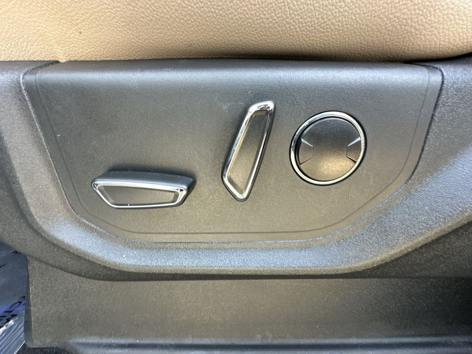 Used 2024 Ford Expedition Limited AWD/4WD image 22