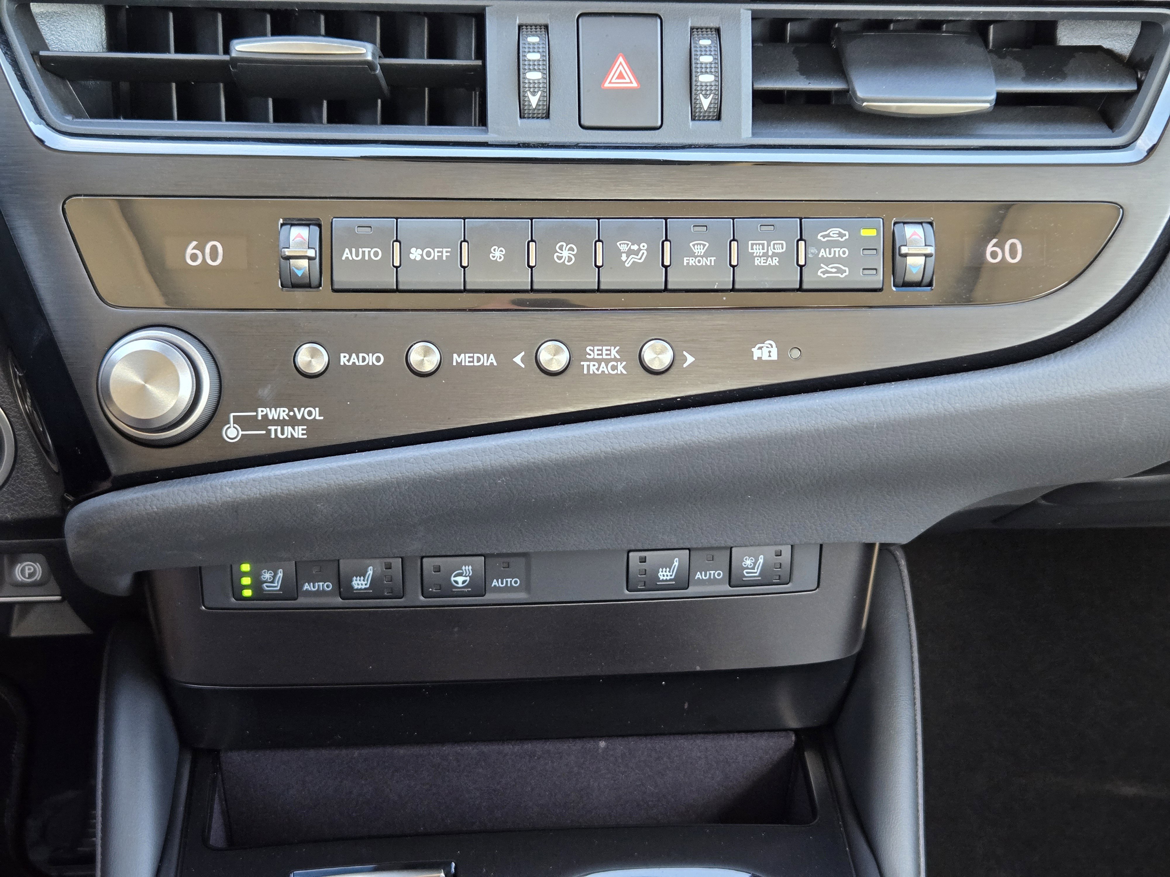 Used 2025 Lexus ES 300h w/ Premium Package image 26