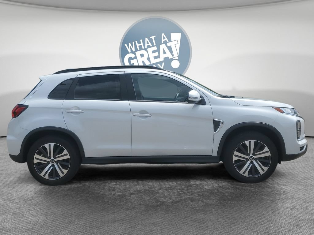 Used 2025 Mitsubishi Outlander Sport SEL AWD/4WD image 2
