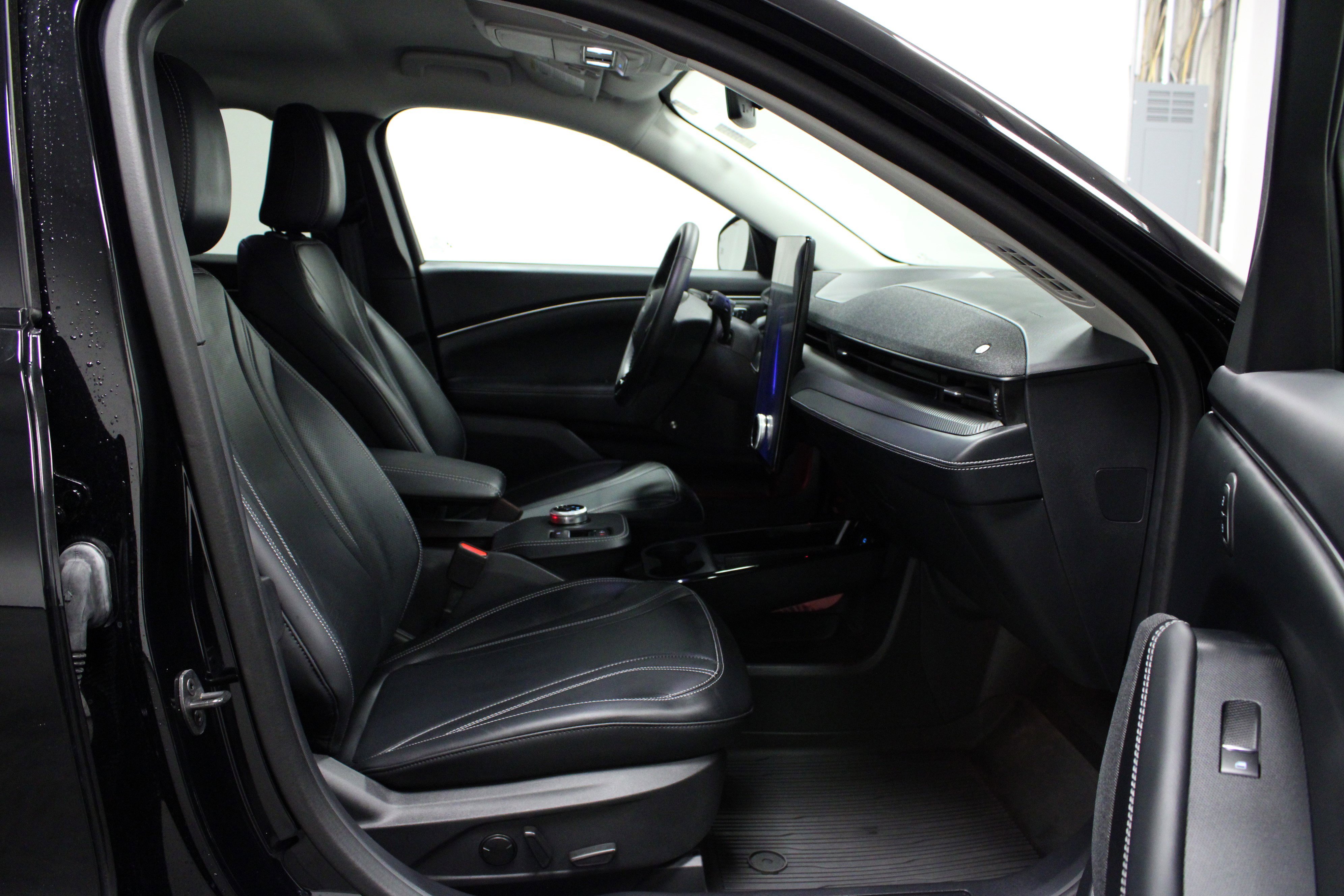 Used 2024 Ford Mustang Mach-E Premium image 16