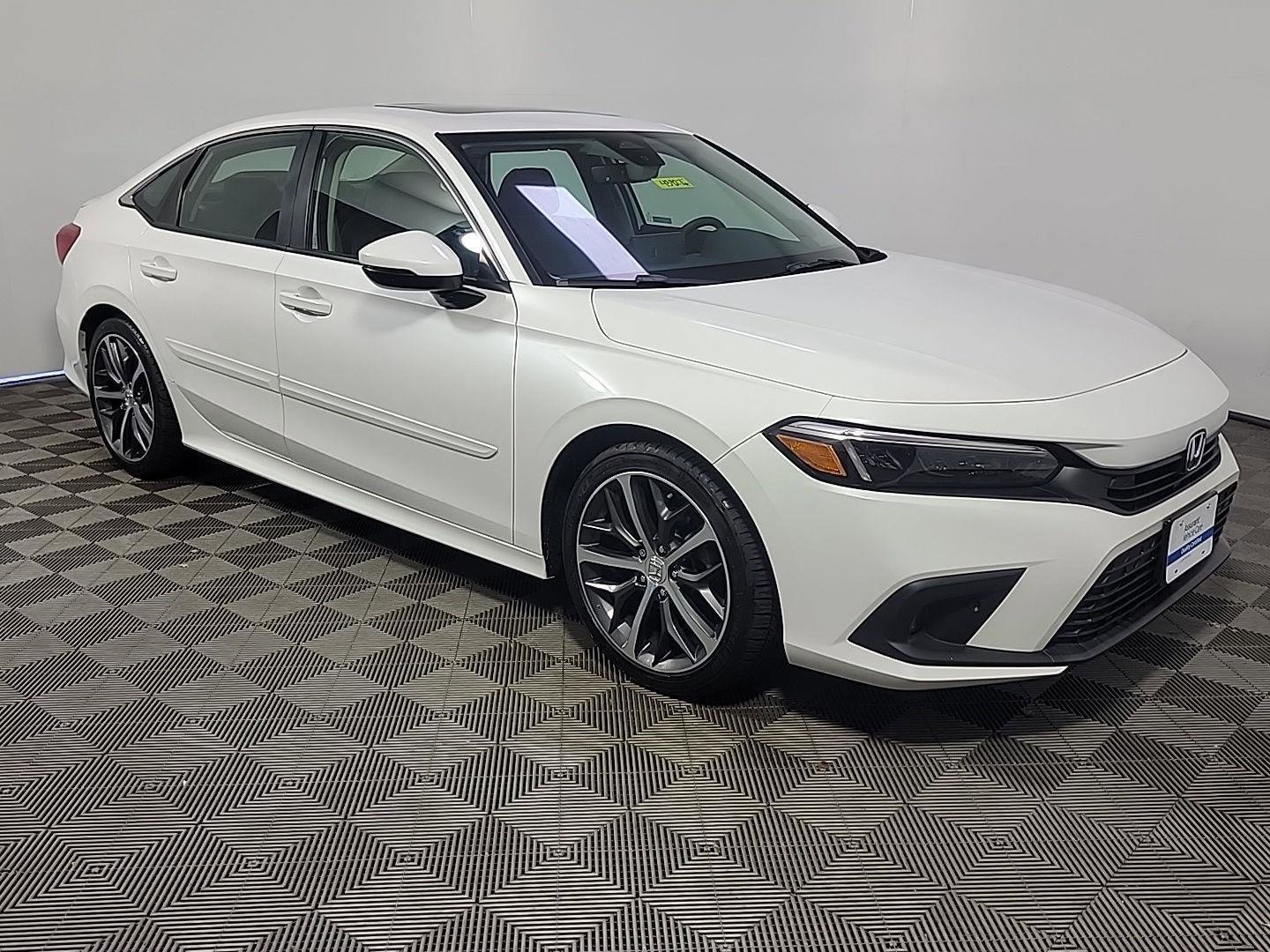 Certified 2022 Honda Civic Touring image 1