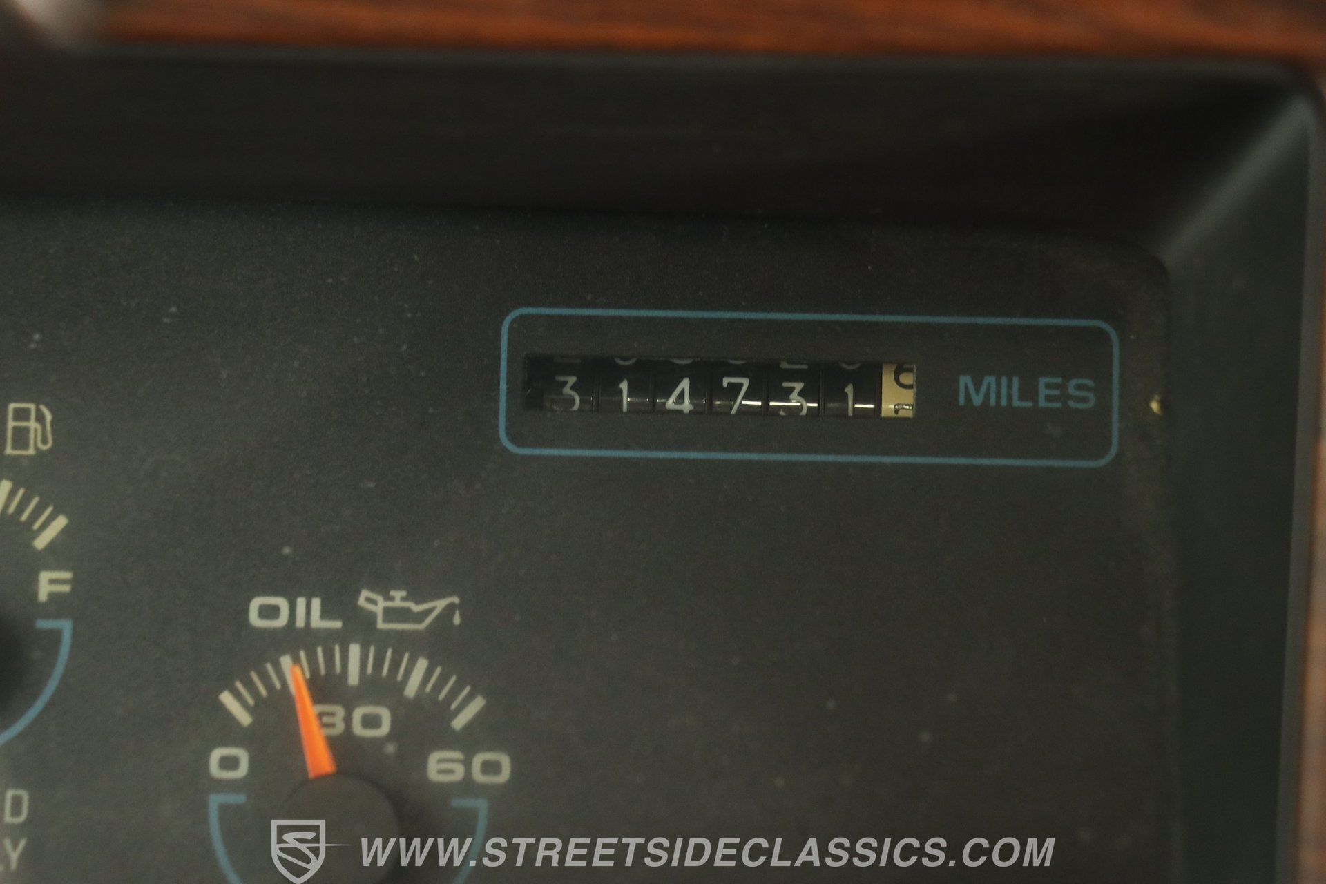 Used 1992 Oldsmobile Custom Cruiser RWD image 39