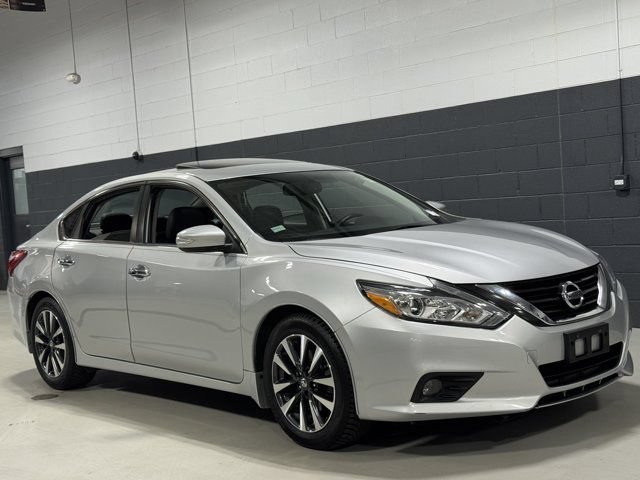 Used 2016 Nissan Altima 2.5 SL w/ 2.5 Technology Package FWD image 4