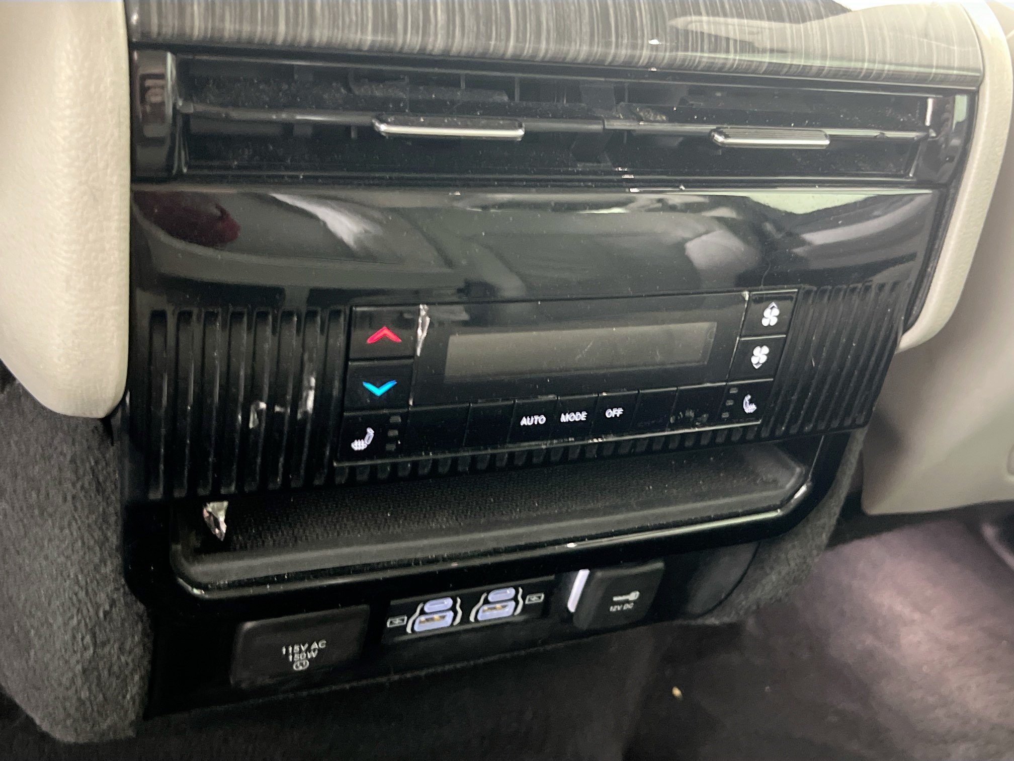 Used 2022 Jeep Wagoneer Series III AWD/4WD image 26