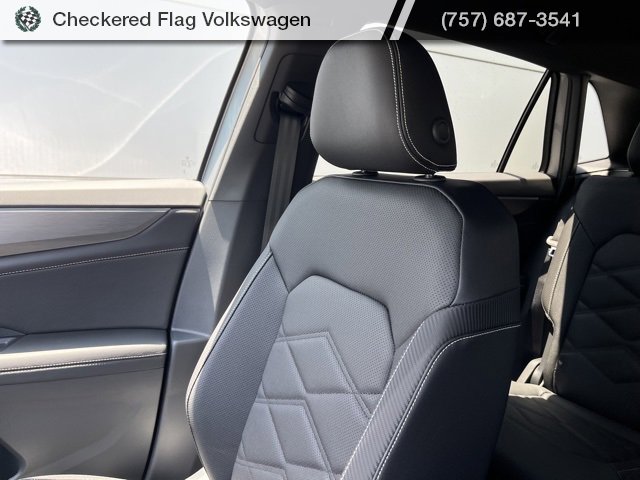 New 2025 Volkswagen Atlas Cross Sport SE image 42