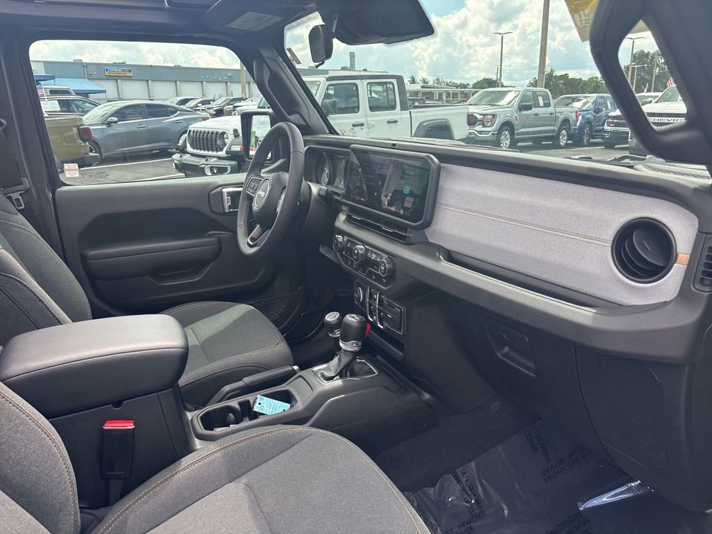 Used 2025 Jeep Wrangler Sport S image 29