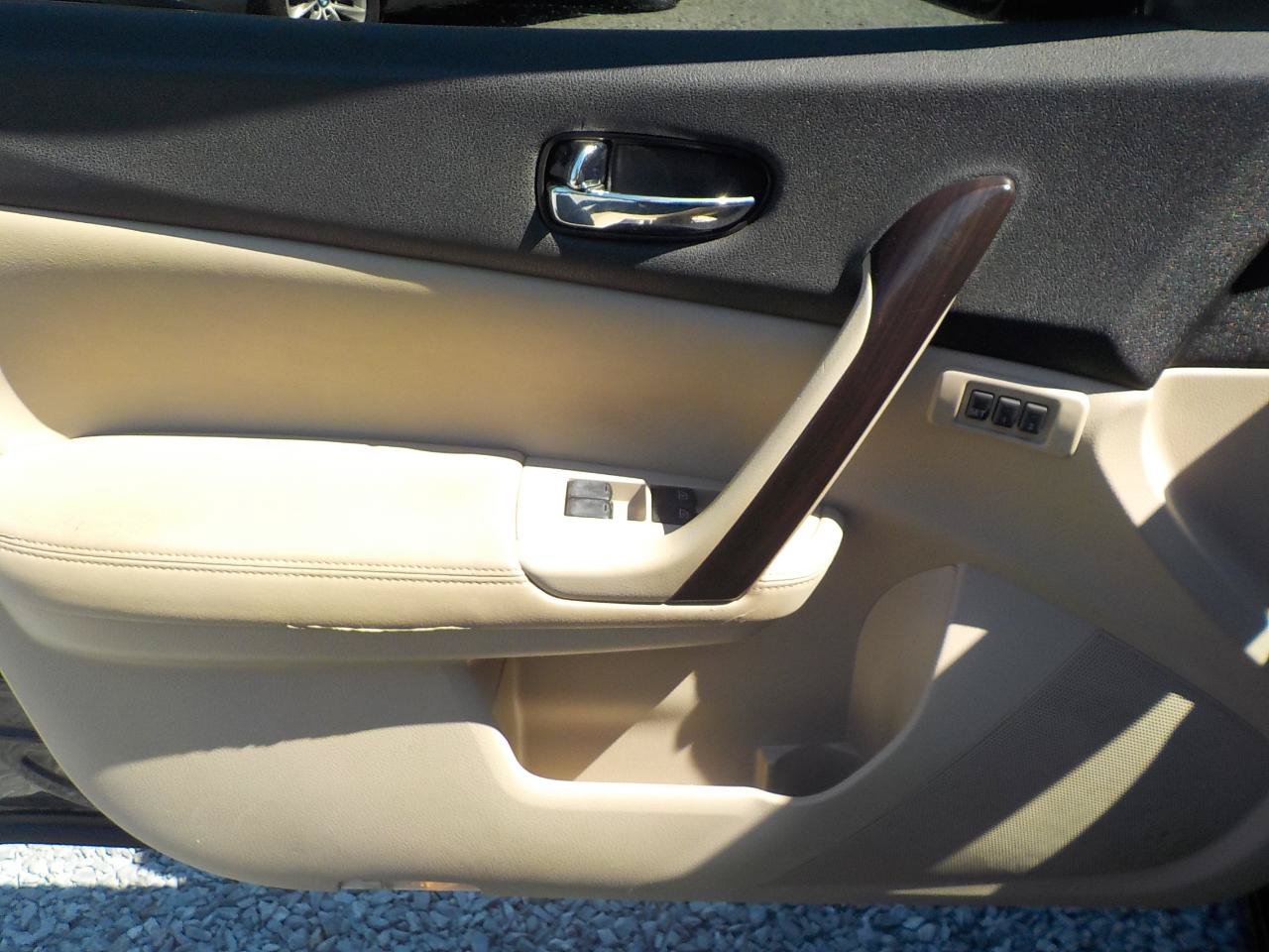 Used 2012 Nissan Maxima 3.5 SV w/ Premium Pkg FWD image 9
