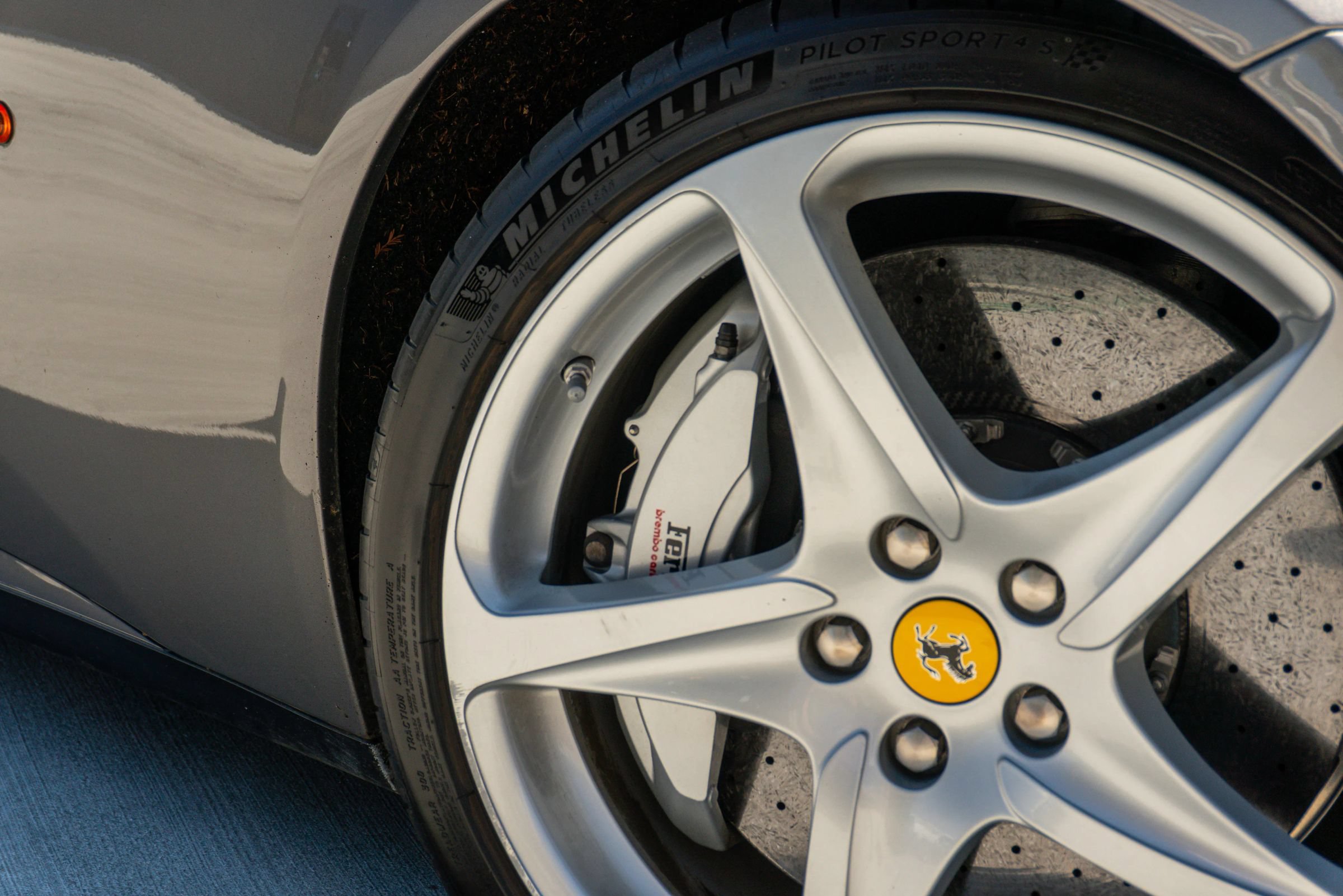 Used 2012 Ferrari FF AWD/4WD image 32