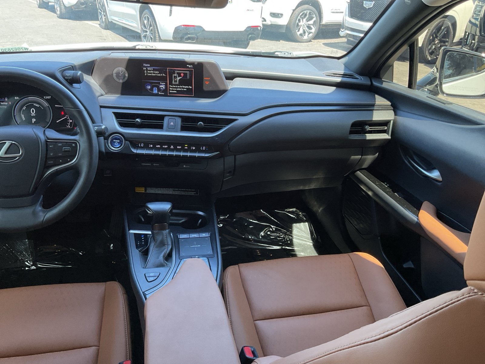 Used 2022 Lexus UX 250h w/ Accessory Package (Z2) AWD/4WD image 16