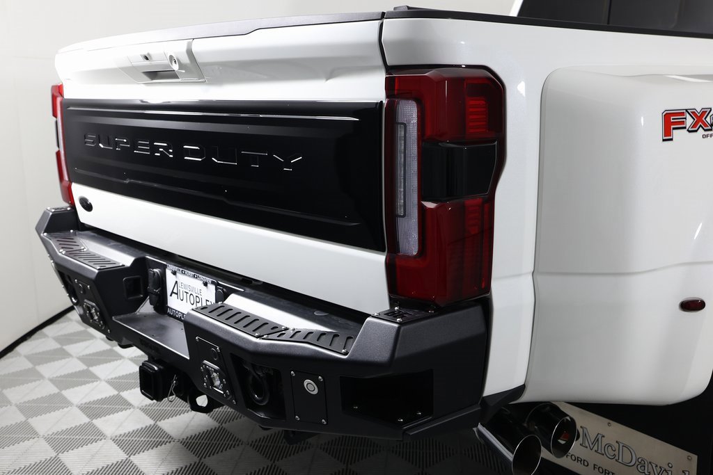 Used 2025 Ford F450 Platinum w/ FX4 Off-Road Package image 63