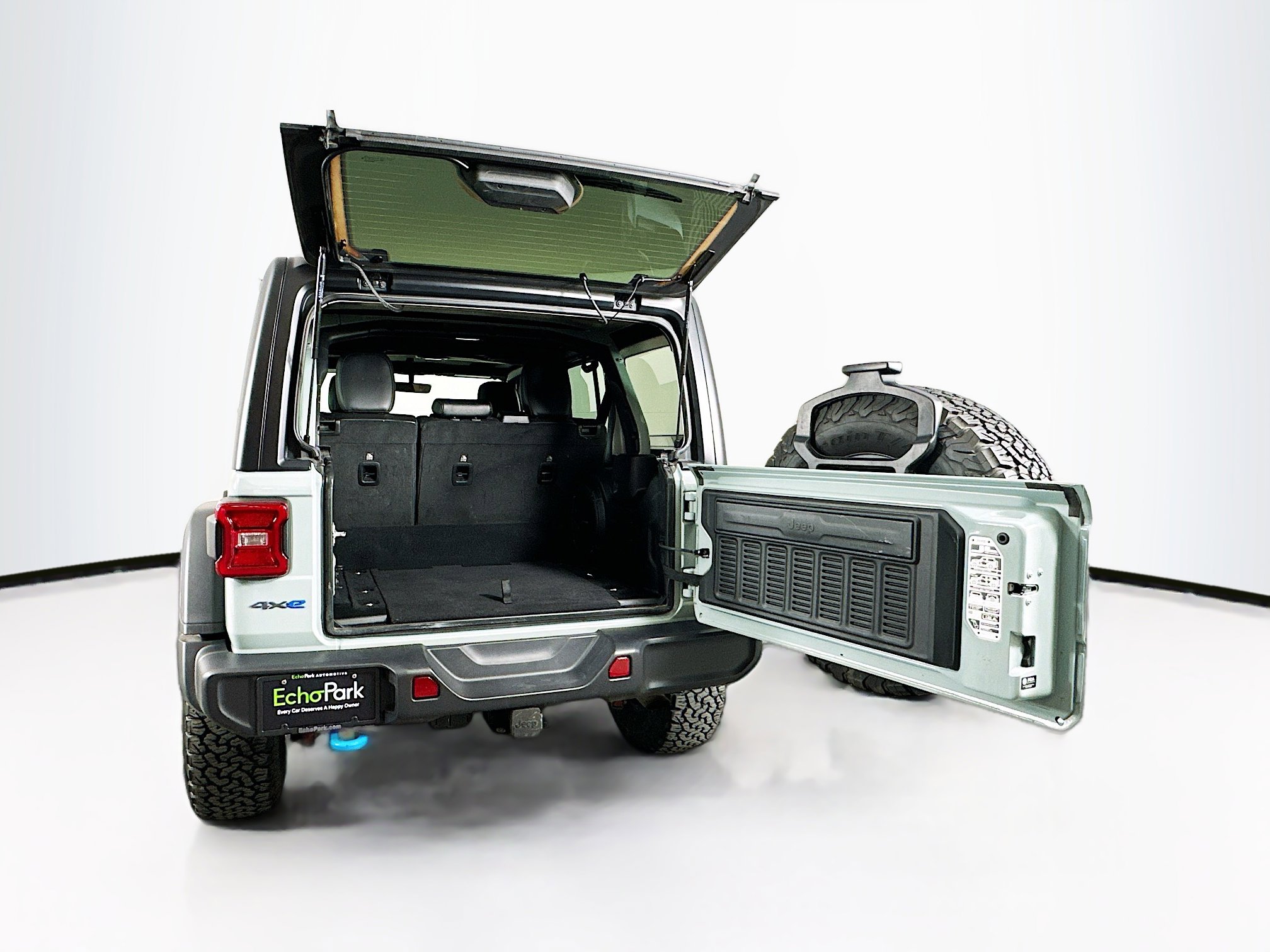 Used 2023 Jeep Wrangler Unlimited Rubicon 4xe w/ Cold Weather Group image 28