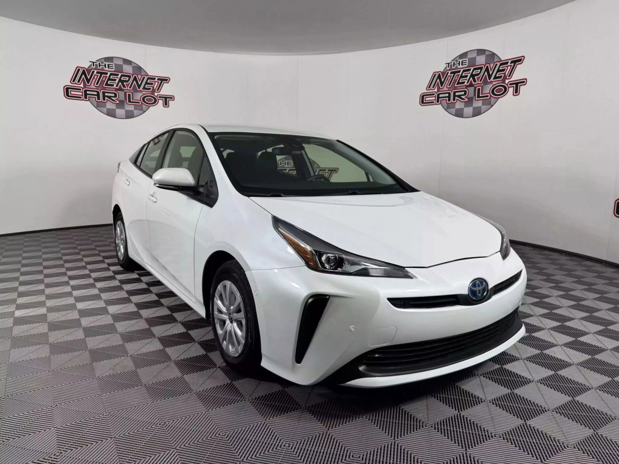 Used 2022 Toyota Prius LE FWD image 9