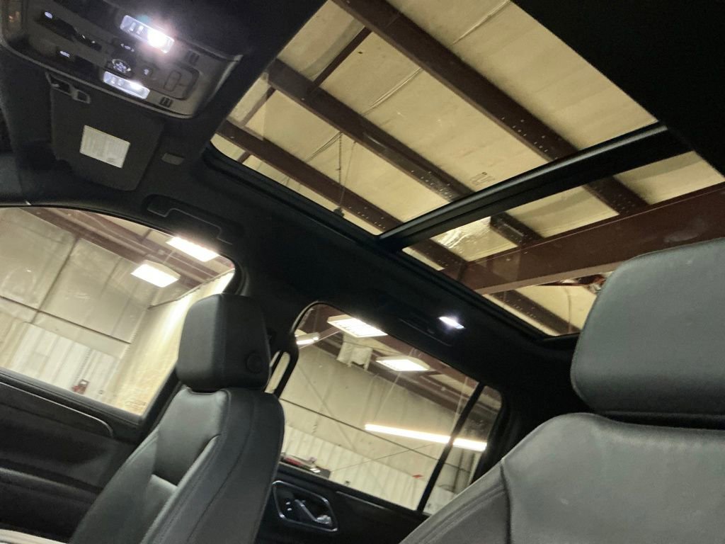 Used 2022 Chevrolet Suburban Z71 w/ Z71 Off-Road Package AWD/4WD image 12