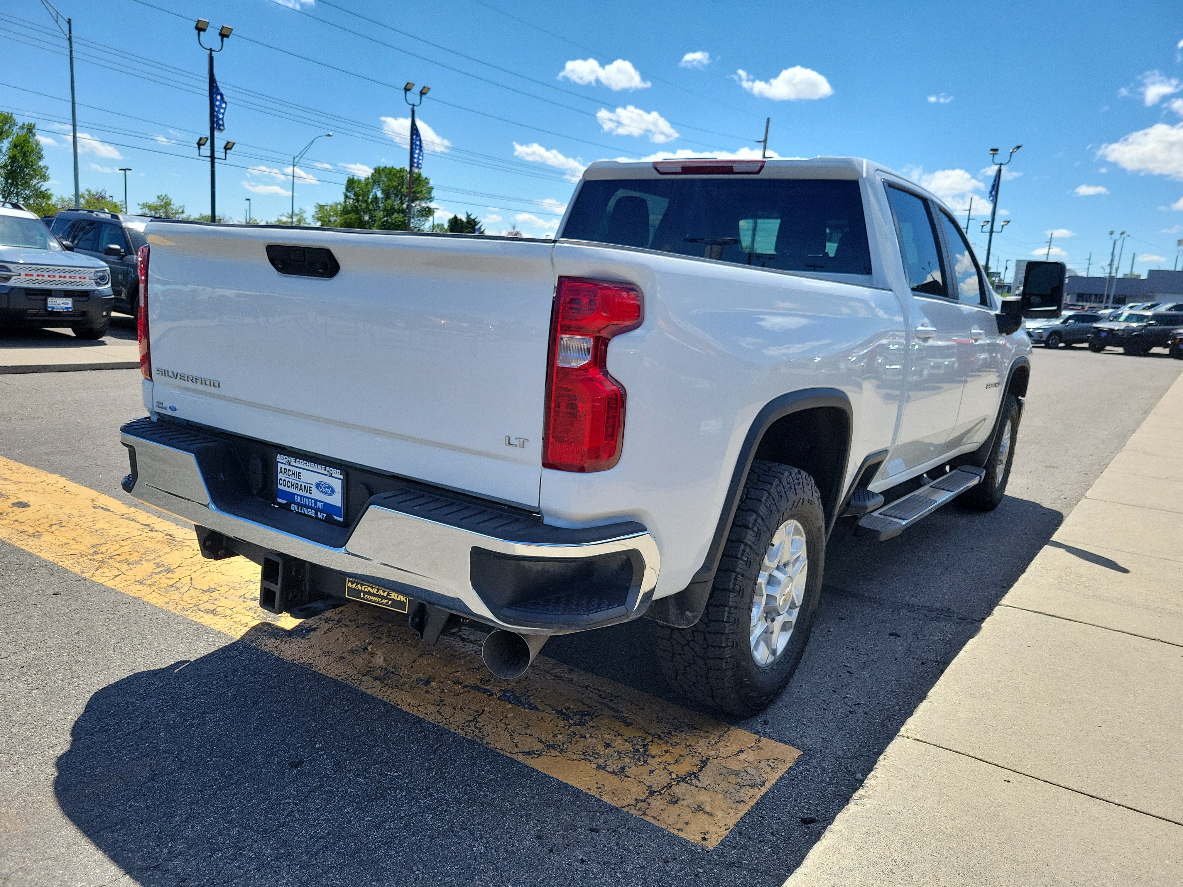 Used 2024 Chevrolet Silverado 2500 LT AWD/4WD image 5