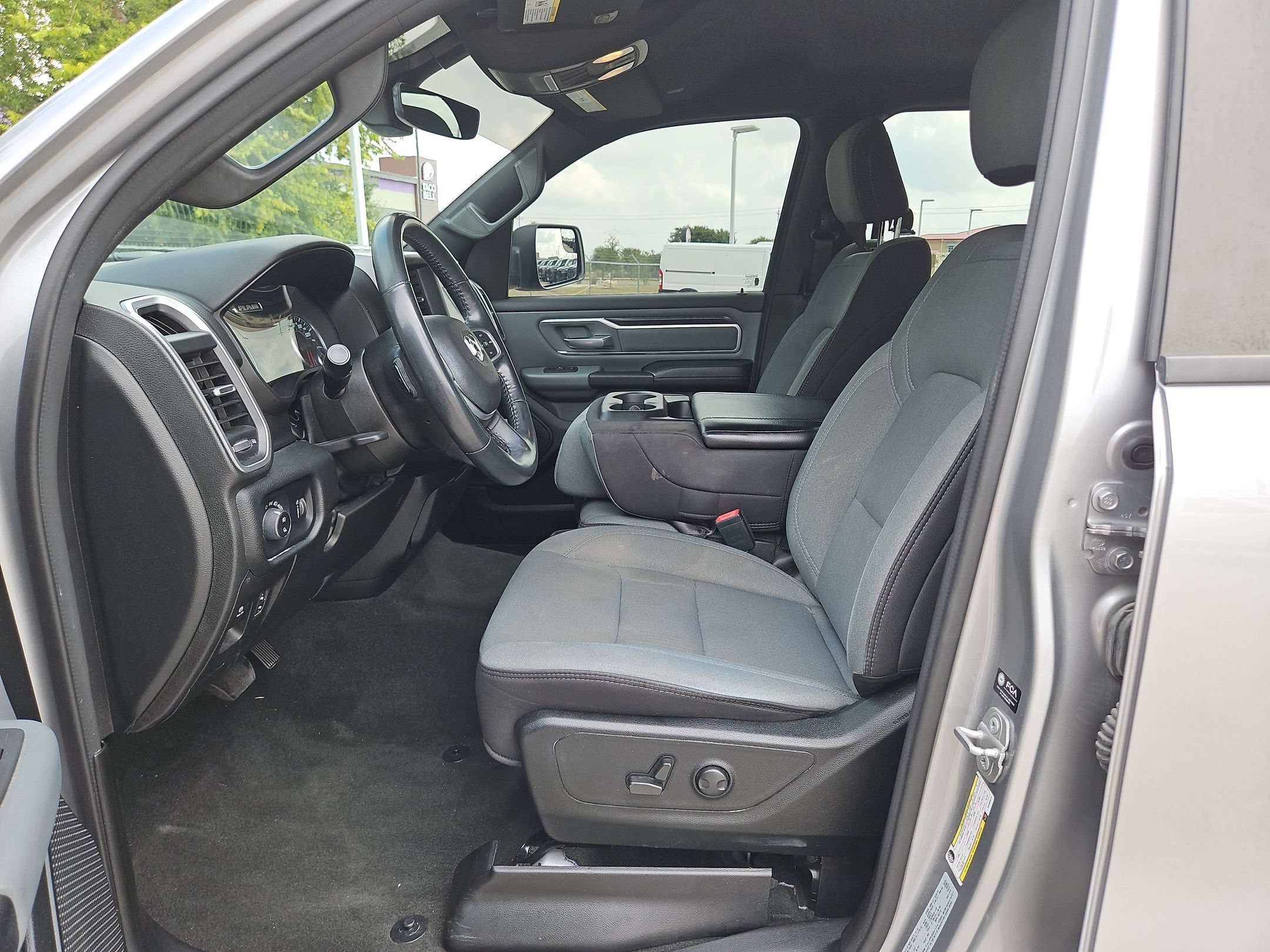 Used 2022 RAM 1500 Lone Star AWD/4WD image 9