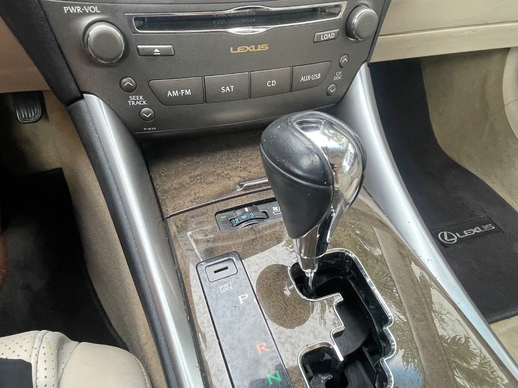 Used 2010 Lexus IS 350C RWD image 11