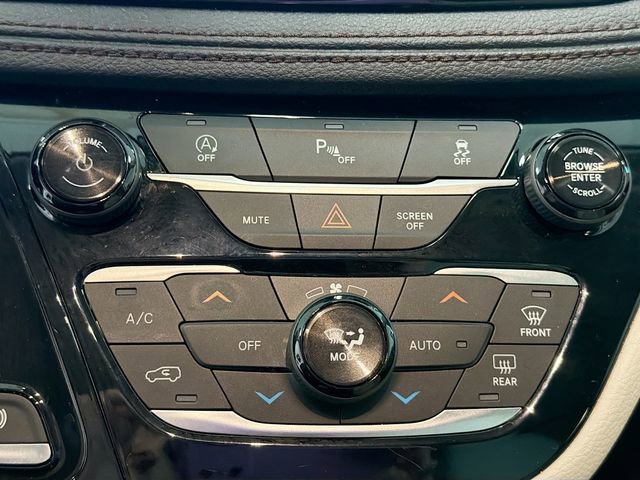 Used 2019 Chrysler Pacifica Limited image 14