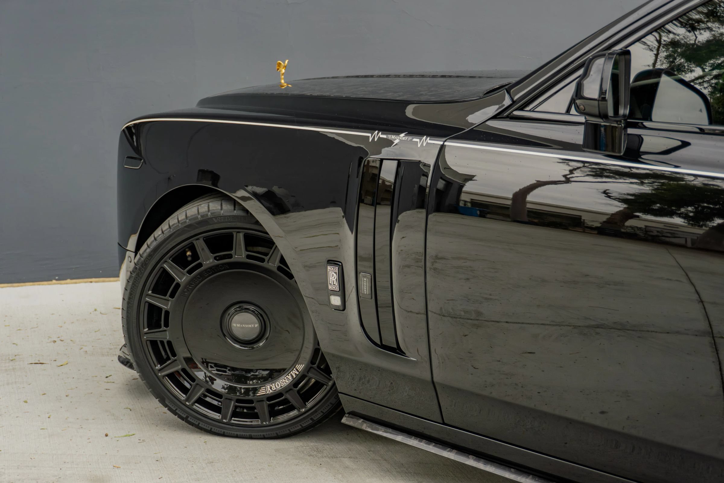 Used 2024 Rolls-Royce Phantom Sedan RWD image 49