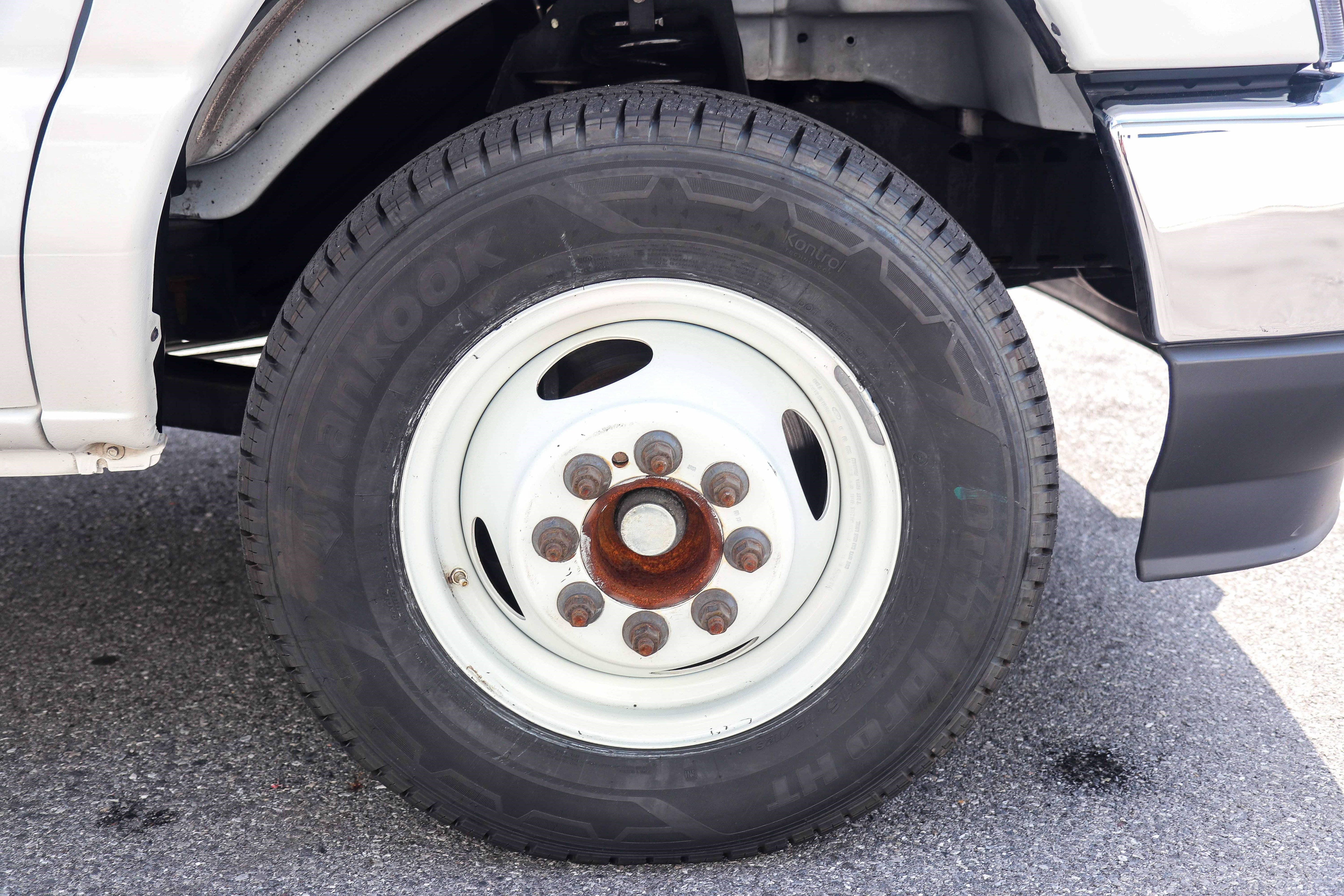 Used 2024 Ford E-450 and Econoline 450 Super Duty w/ Driver's Safety Package RWD image 27