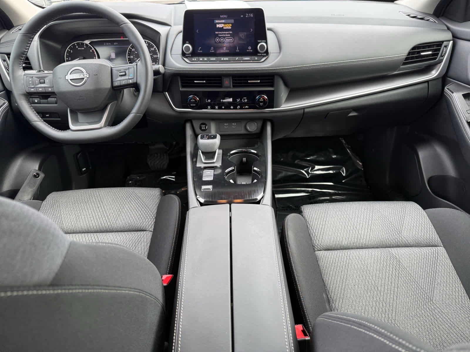 Used 2025 Nissan Rogue SV FWD image 13