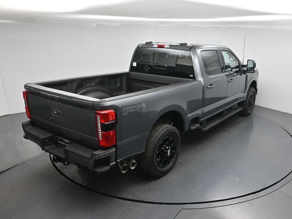 New 2026 Ford F250 Lariat w/ Black Appearance Package image 31