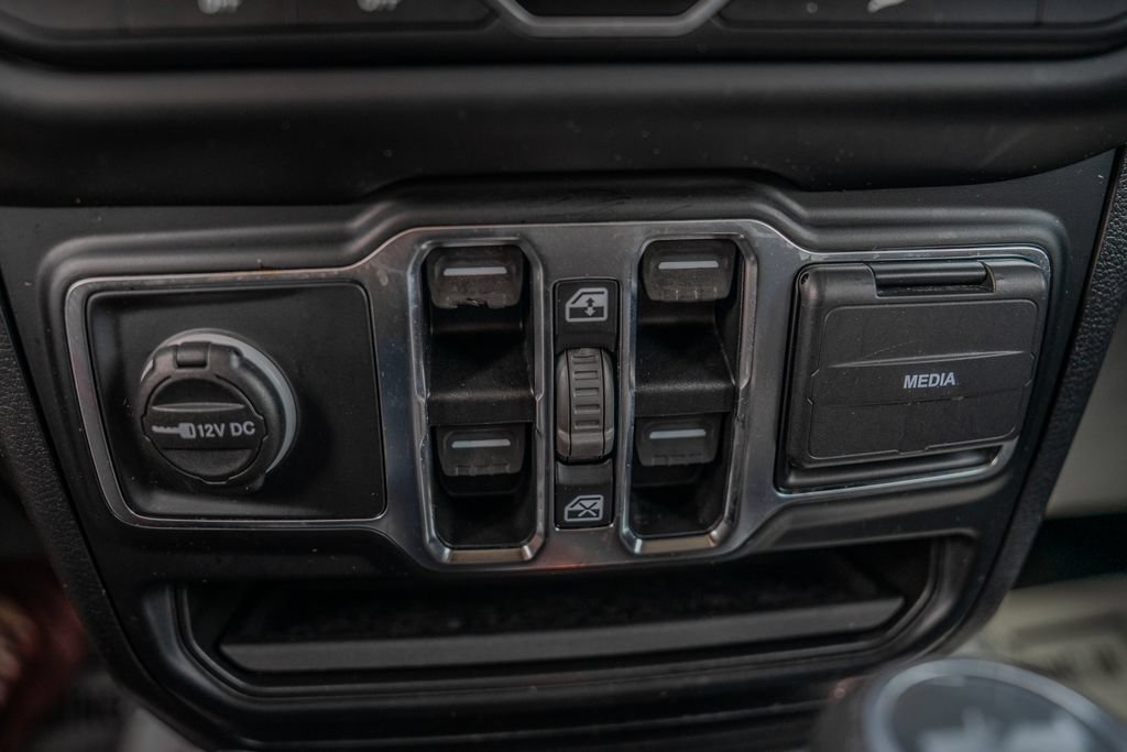 Used 2021 Jeep Wrangler Unlimited Sport AWD/4WD image 27