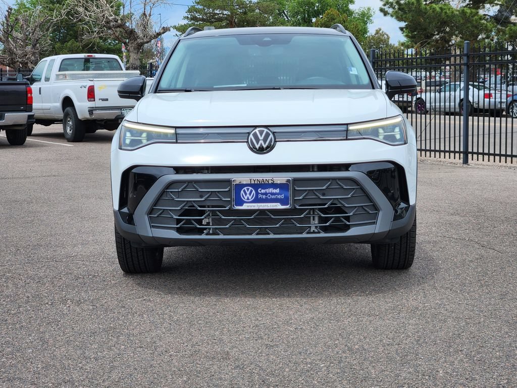 Certified 2025 Volkswagen Taos SE AWD/4WD image 2