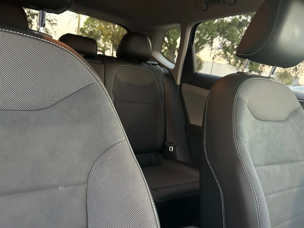 Used 2022 Volkswagen Taos SE w/ Driver Assistance Package image 34