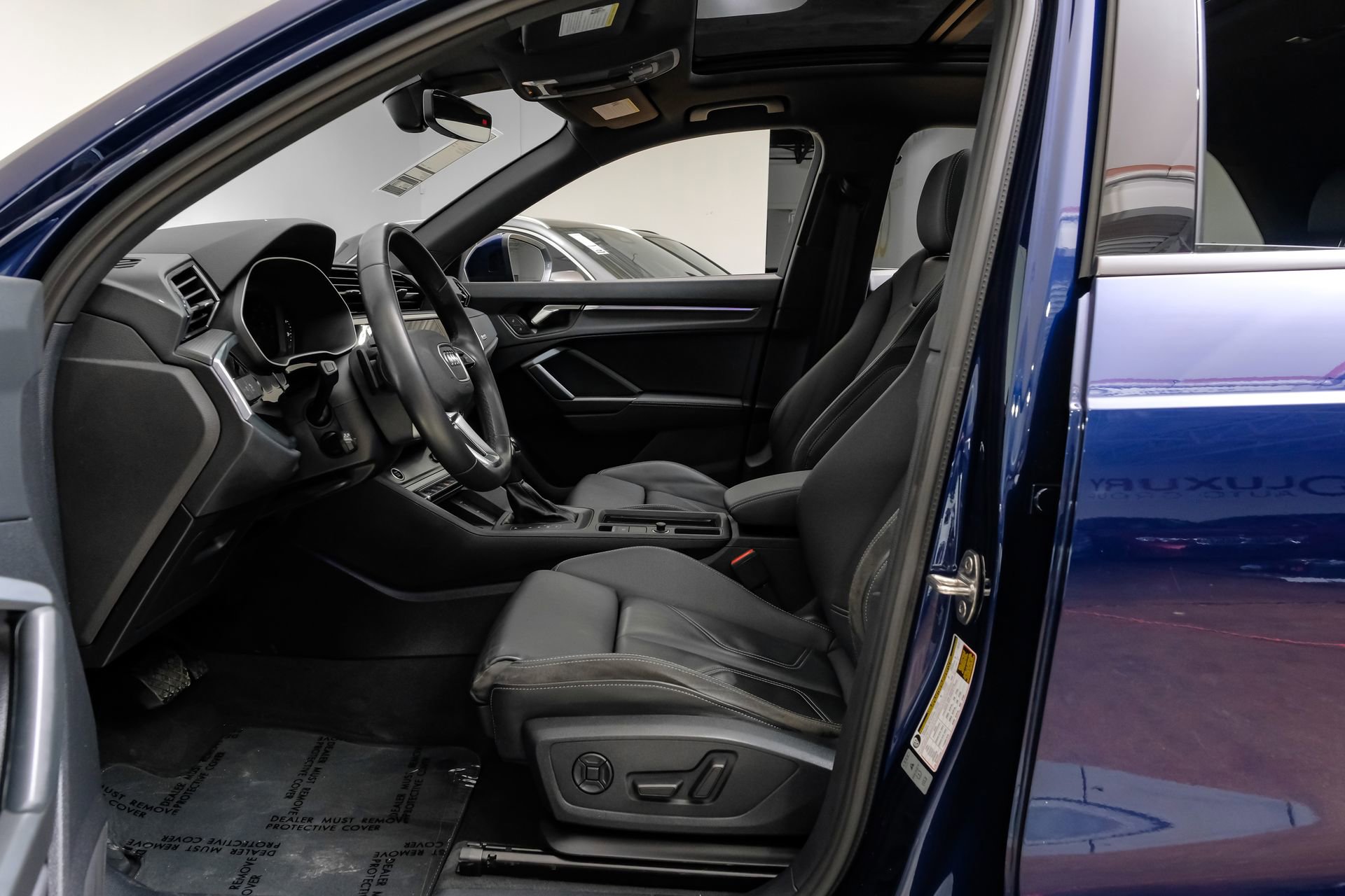 Used 2023 Audi Q3 2.0T Premium Plus w/ Premium Plus Package image 4