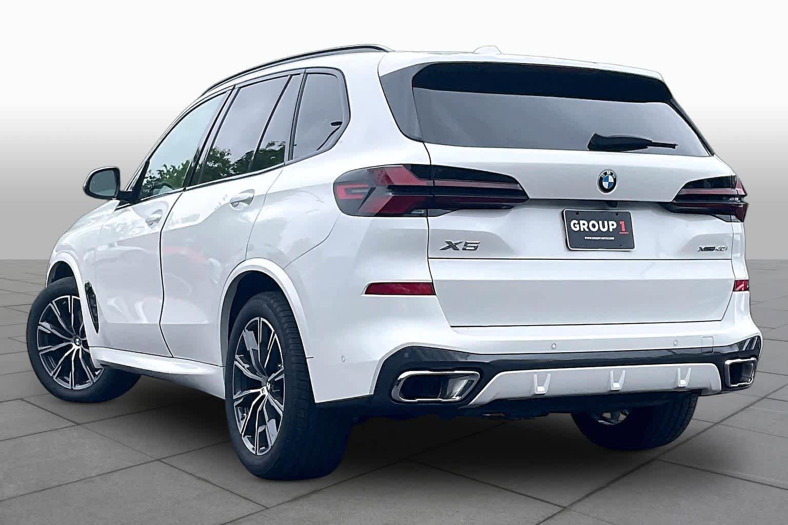 Certified 2025 BMW X5 xDrive40i w/ M Sport Package AWD/4WD image 11