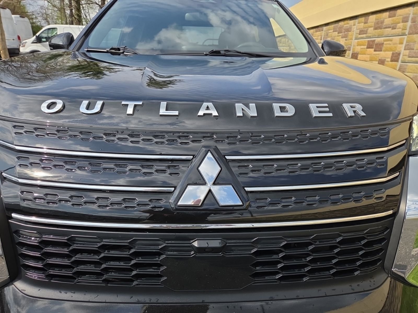 Used 2024 Mitsubishi Outlander ES image 6