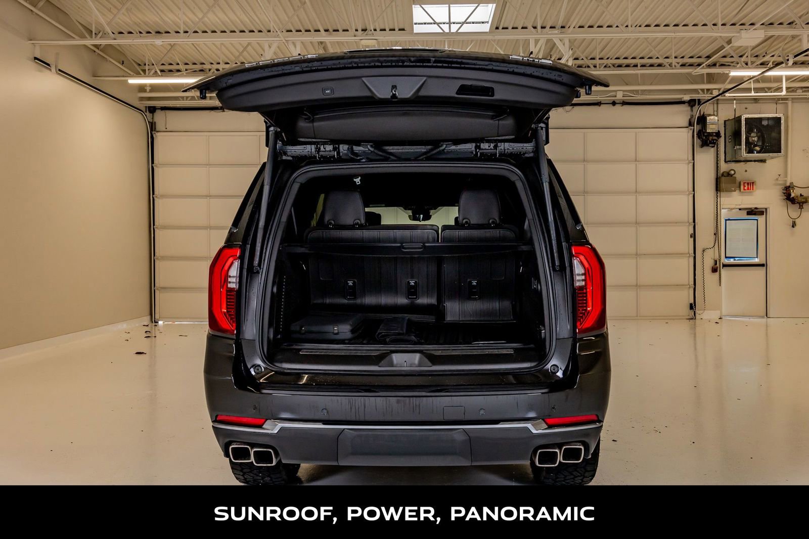 Used 2025 GMC Yukon XL Denali Ultimate AWD/4WD image 9