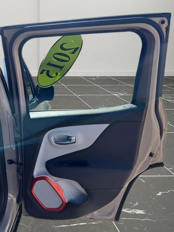 Used 2015 Jeep Renegade Latitude image 17