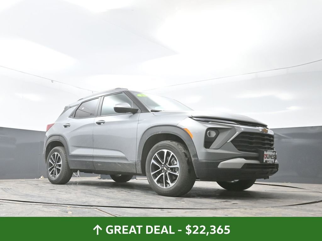 Used 2025 Chevrolet TrailBlazer LT w/ Driver Confidence Package image 27