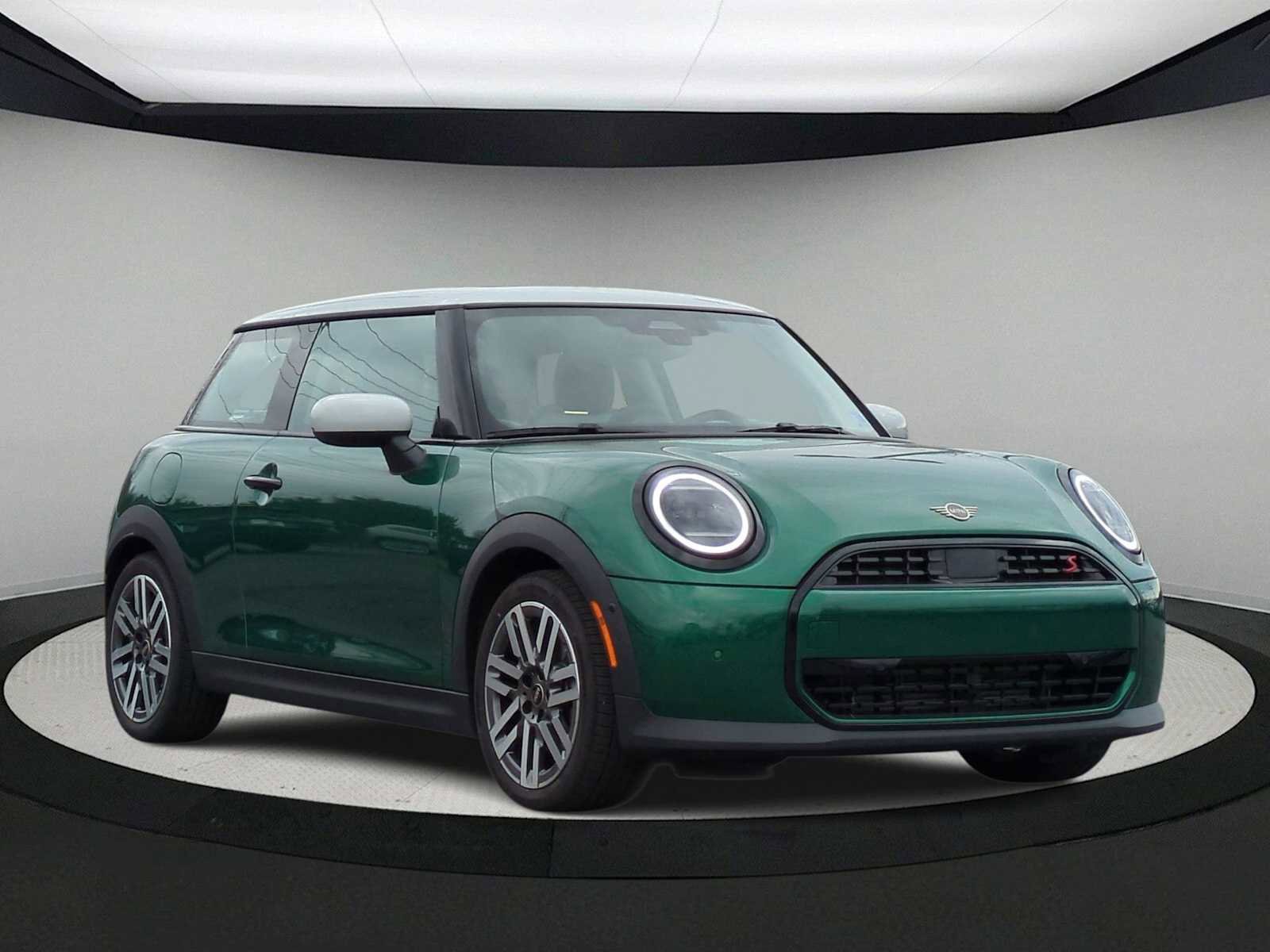 Used 2025 MINI Cooper S FWD image 2
