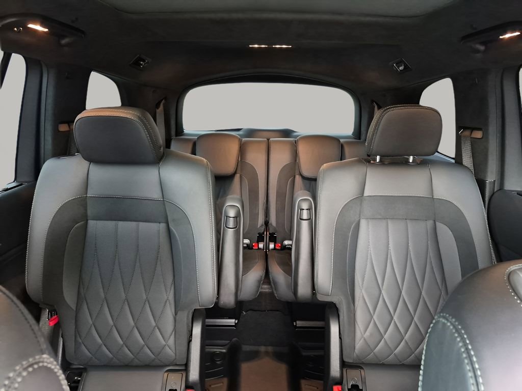 Used 2024 Mercedes-Benz GLS 63 AMG 4MATIC image 45