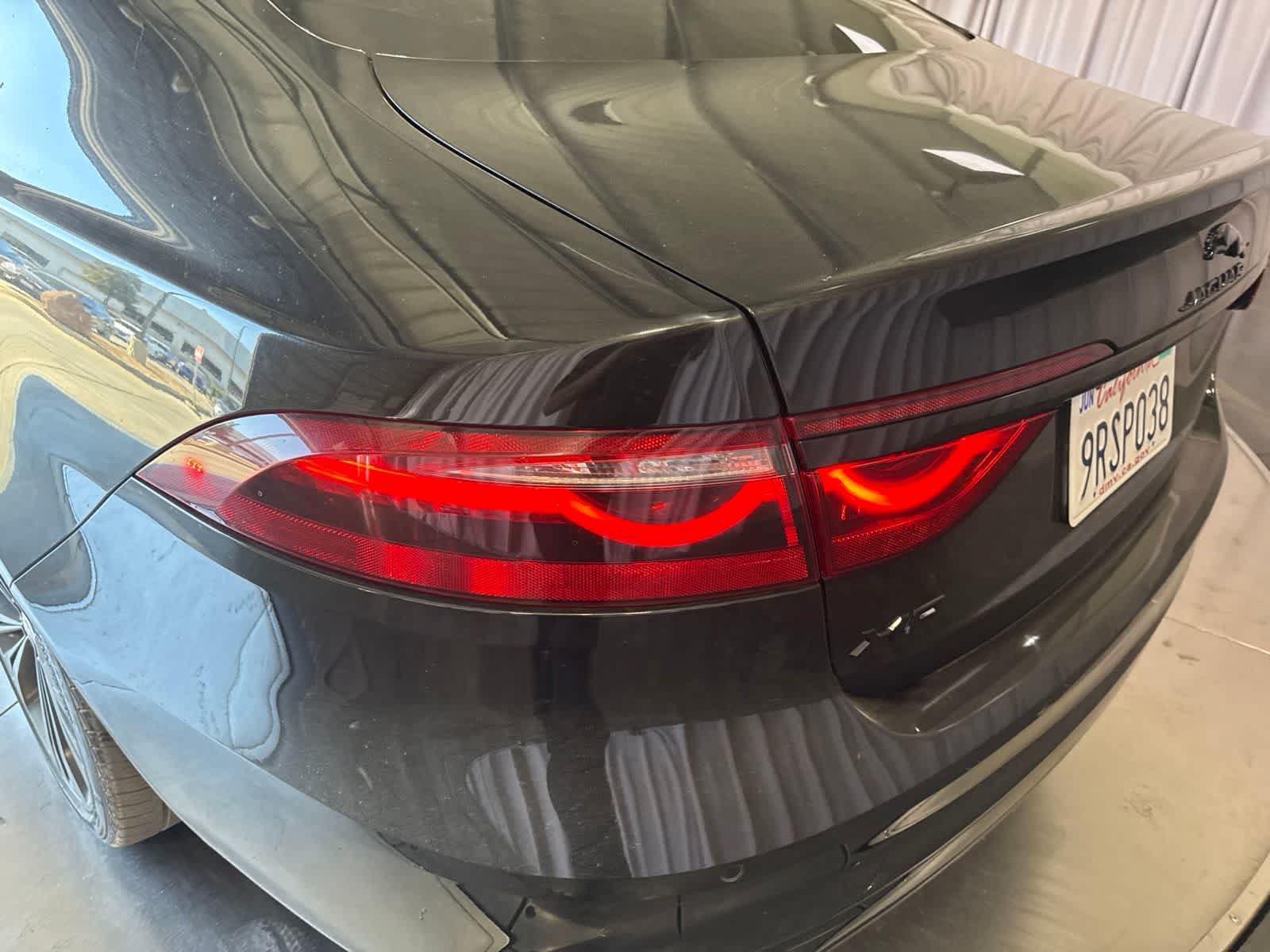 Used 2023 Jaguar XF SE RWD image 10