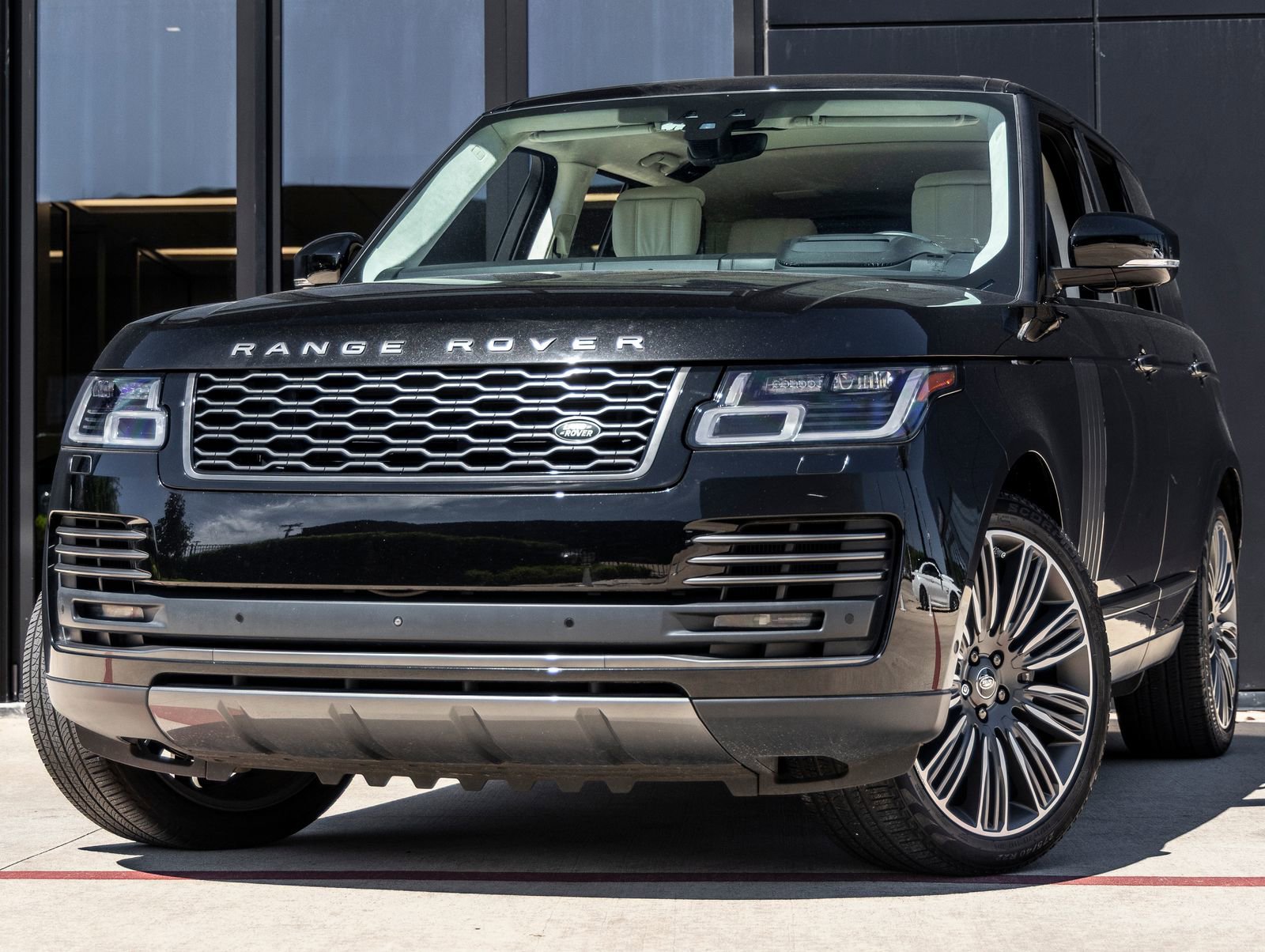 Used 2020 Land Rover Range Rover Autobiography image 1