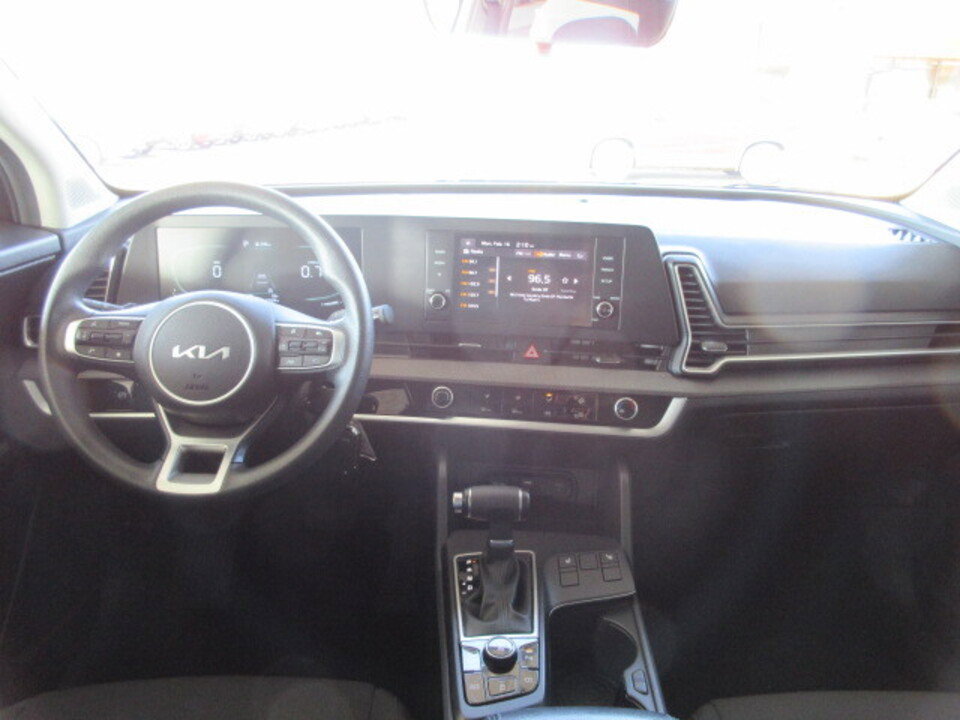 Used 2024 Kia Sportage LX image 13