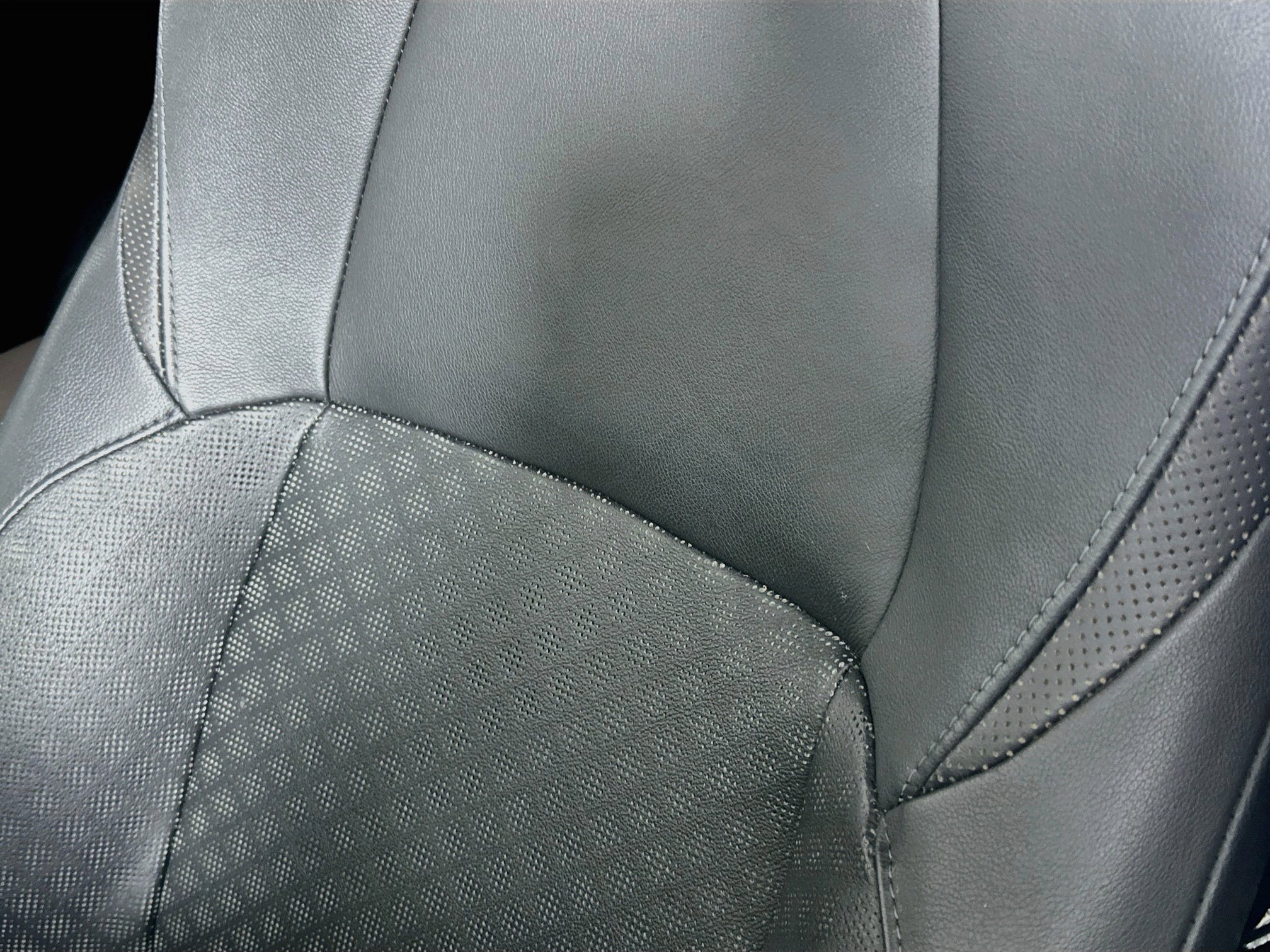 Used 2021 Toyota C-HR Limited FWD image 18