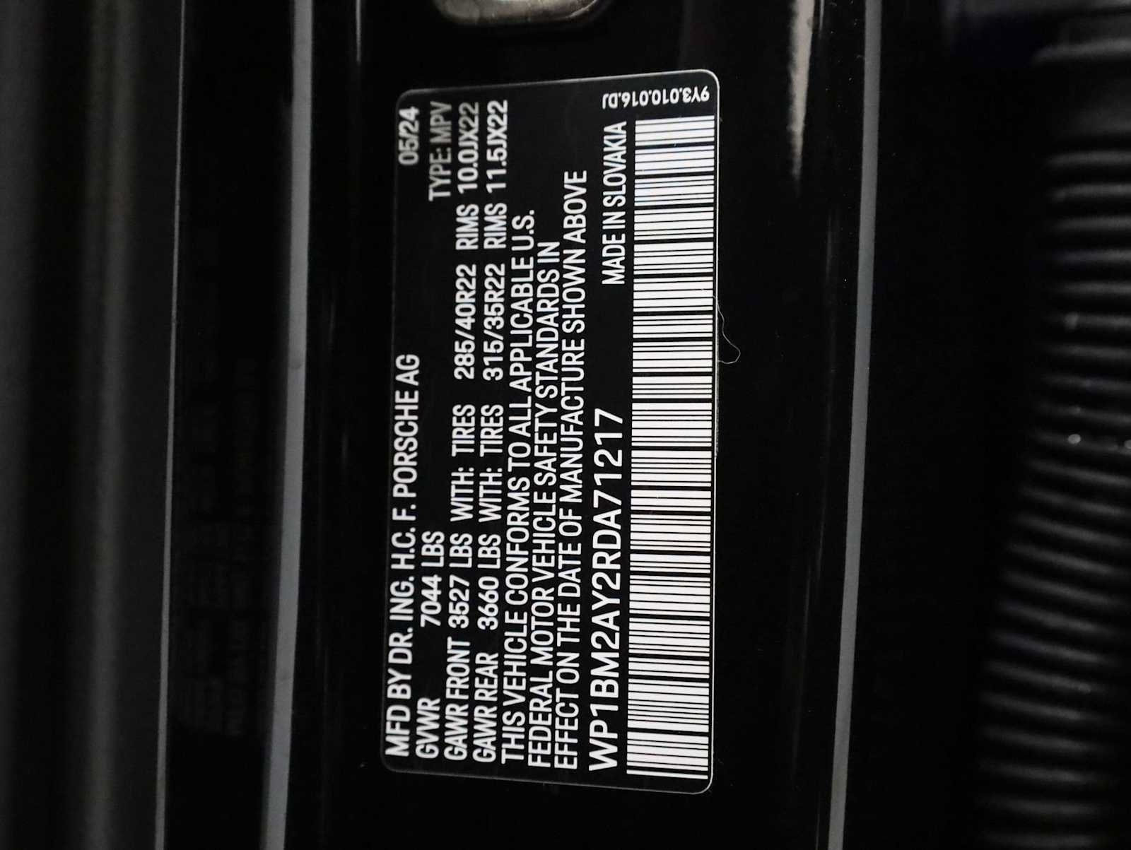 Certified 2024 Porsche Cayenne Turbo AWD/4WD image 44