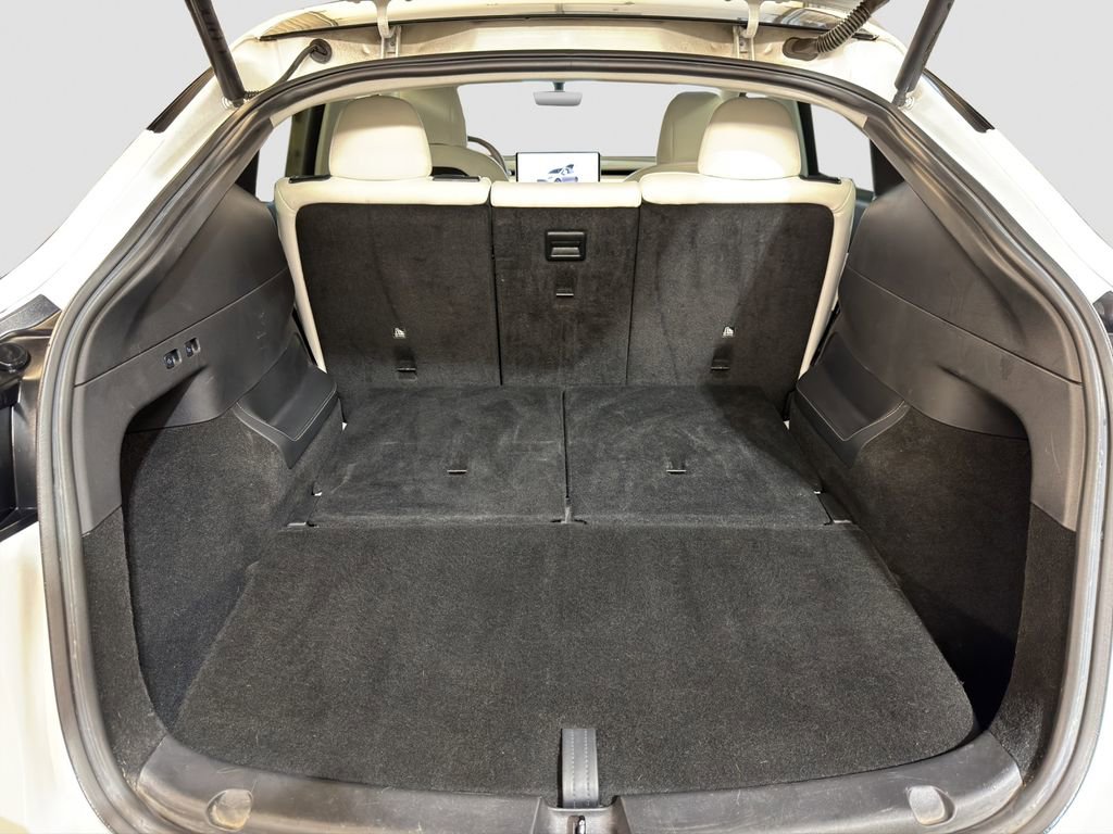 Used 2022 Tesla Model Y Long Range AWD/4WD image 28