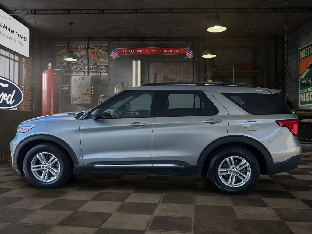 Used 2020 Ford Explorer XLT image 3