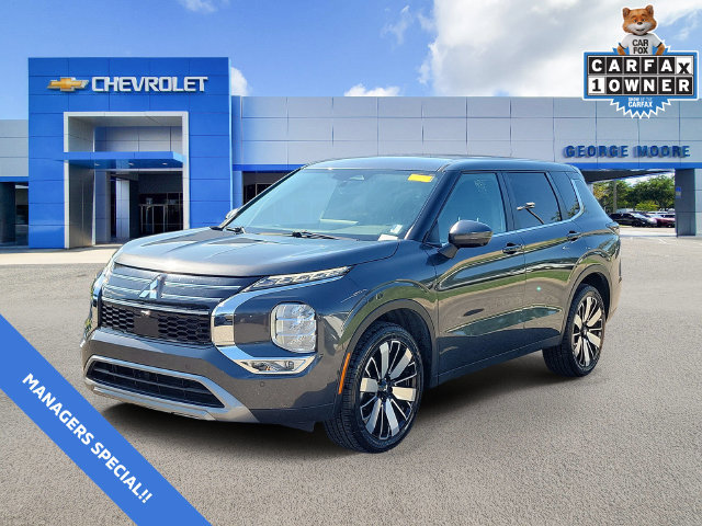 Used 2025 Mitsubishi Outlander SE FWD image 2