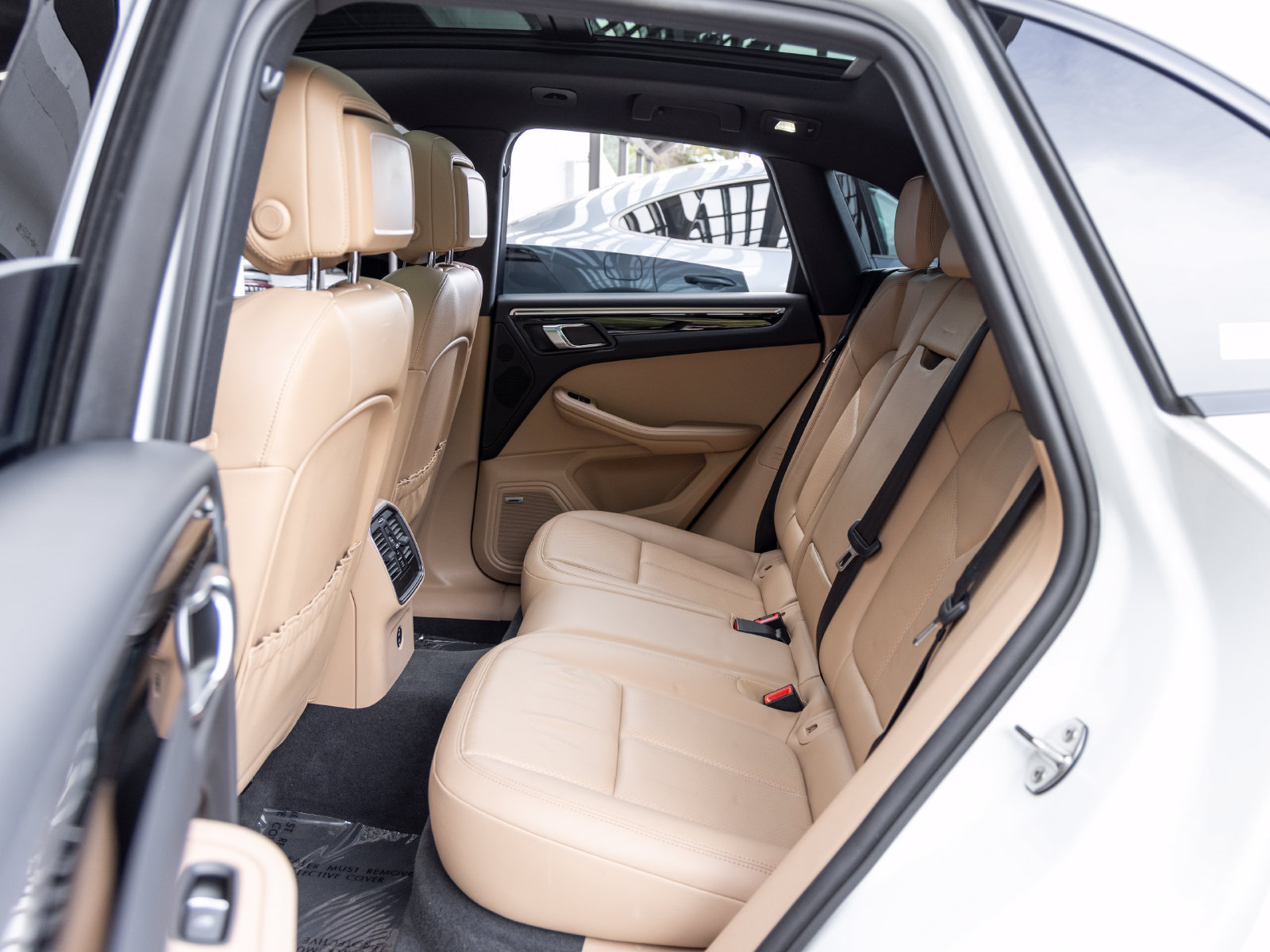Certified 2021 Porsche Macan AWD/4WD image 53