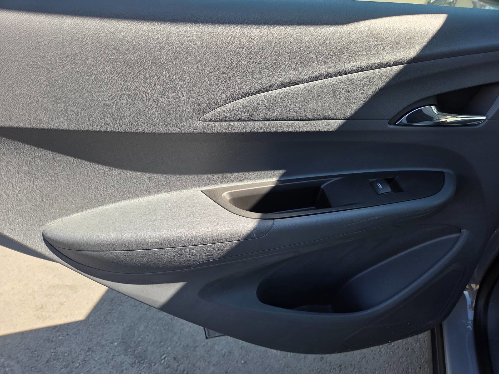 Used 2020 Chevrolet Bolt LT image 10