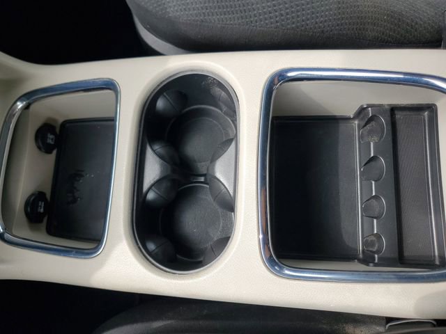 Used 2016 Dodge Grand Caravan SXT w/ Rear Park Assist Package FWD image 25