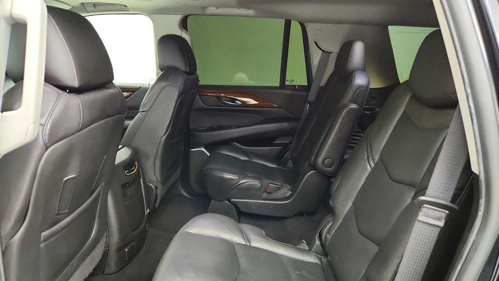 Used 2019 Cadillac Escalade Premium Luxury AWD/4WD image 22