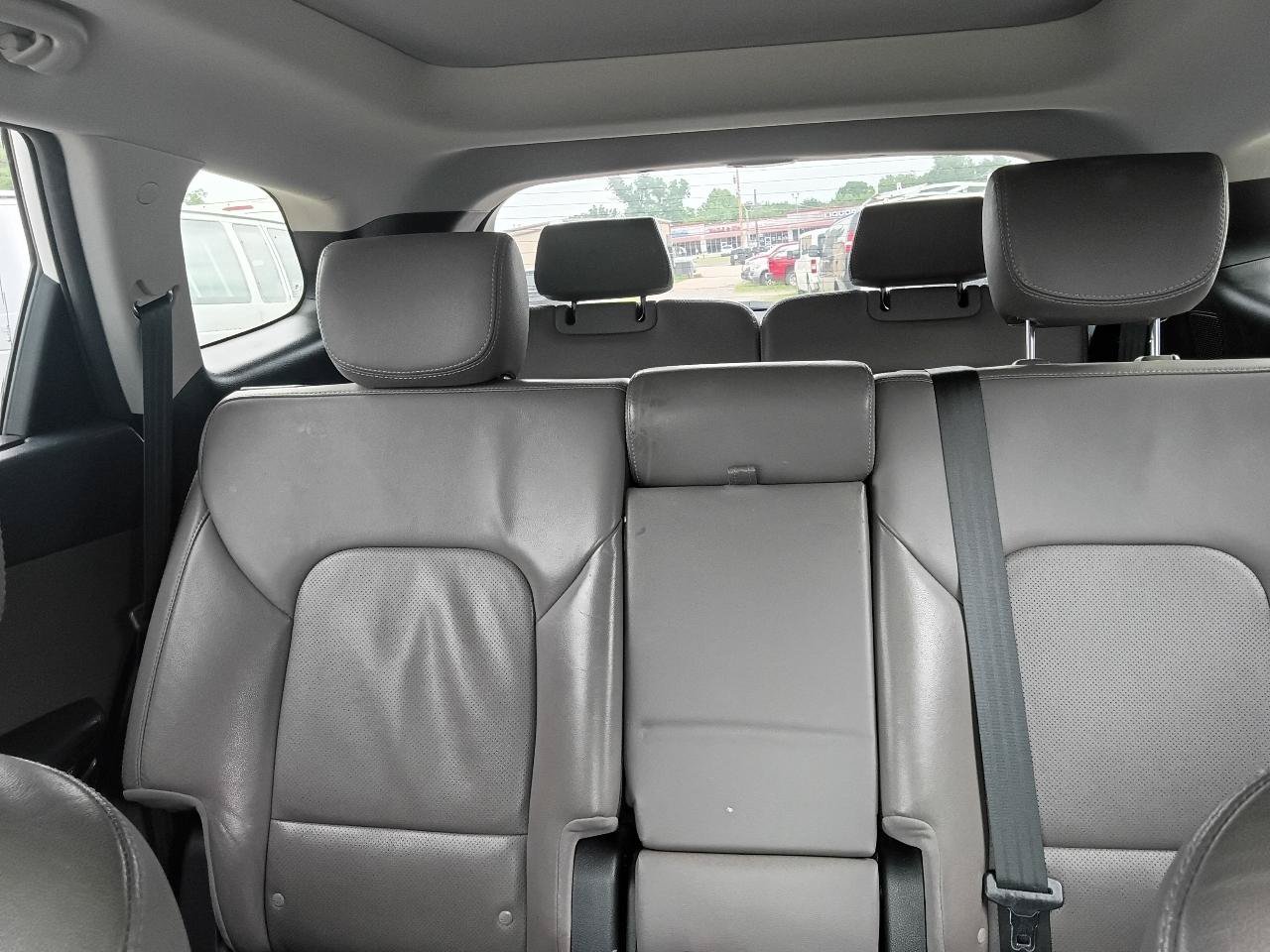 Used 2017 Hyundai Santa Fe FWD image 18