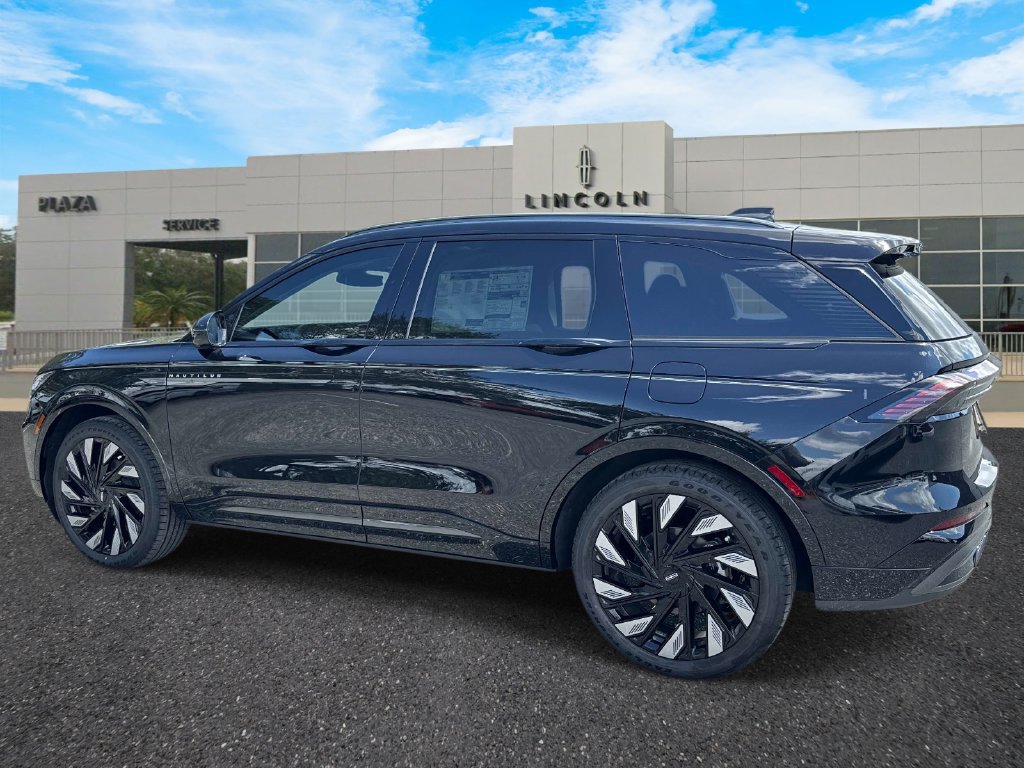 New 2026 Lincoln Nautilus Reserve w/ Jet Appearance Package AWD/4WD image 5